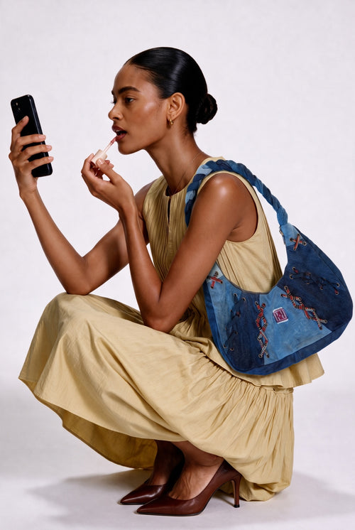 Bagwati 01 shoulder bag worn by model